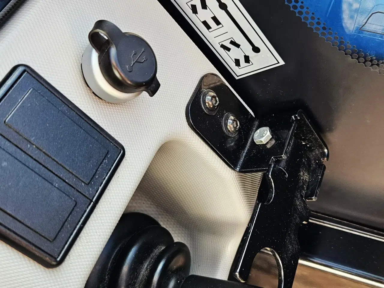 Billede 19 - Manitou ULM 415 H / som ny / inkl. redskaber / kan køres på trailer