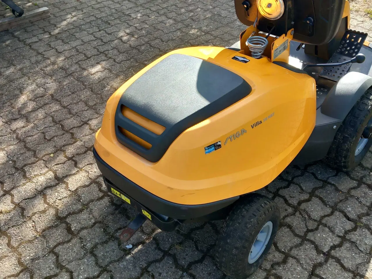 Billede 2 - Stiga frontkleper  16 hk år 18 