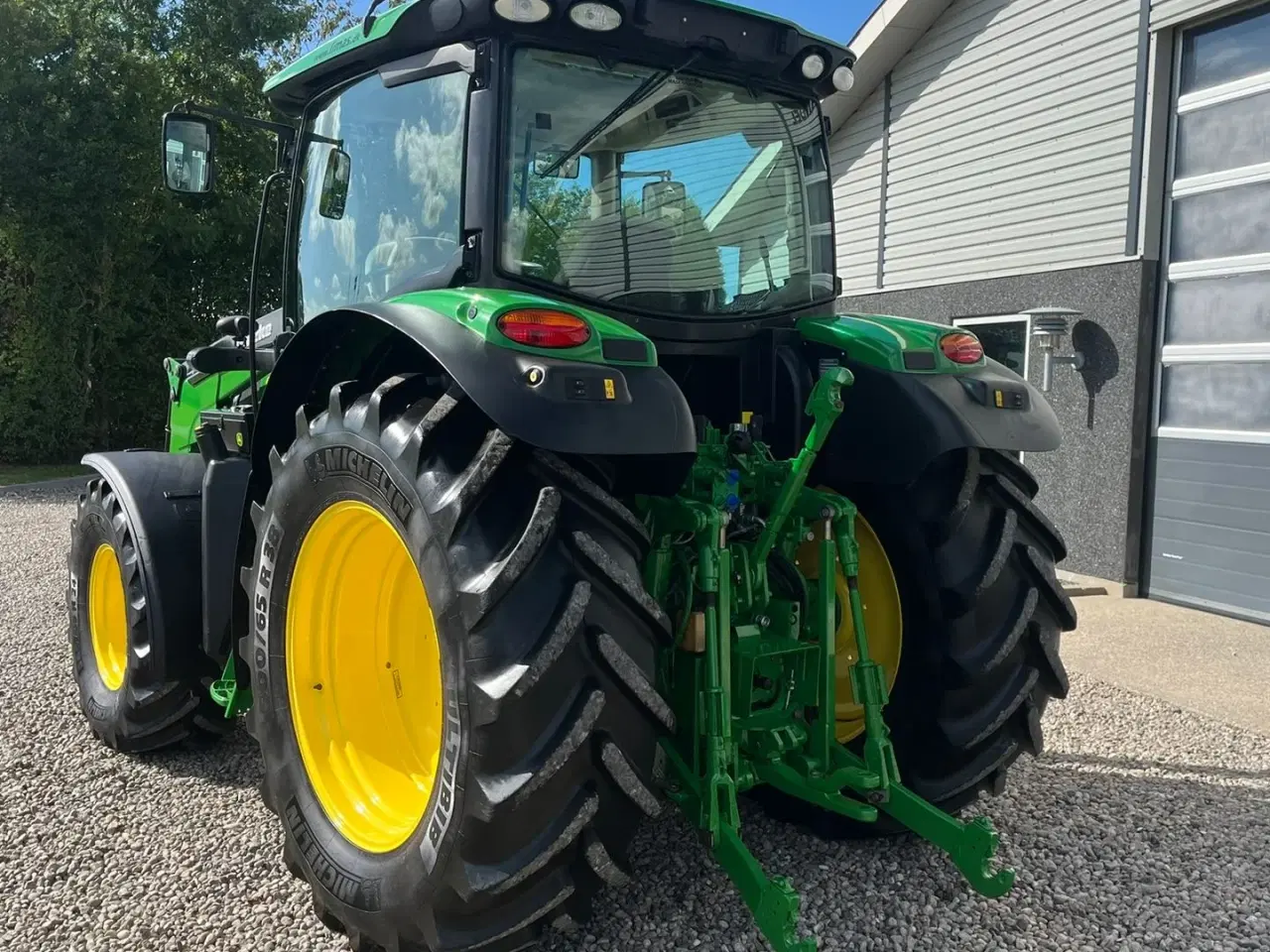Billede 11 - John Deere 6115R Med frontlæsser og krybegear