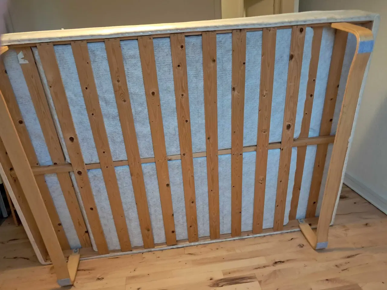 Billede 2 - Boxmadras 140 x 200 med meder