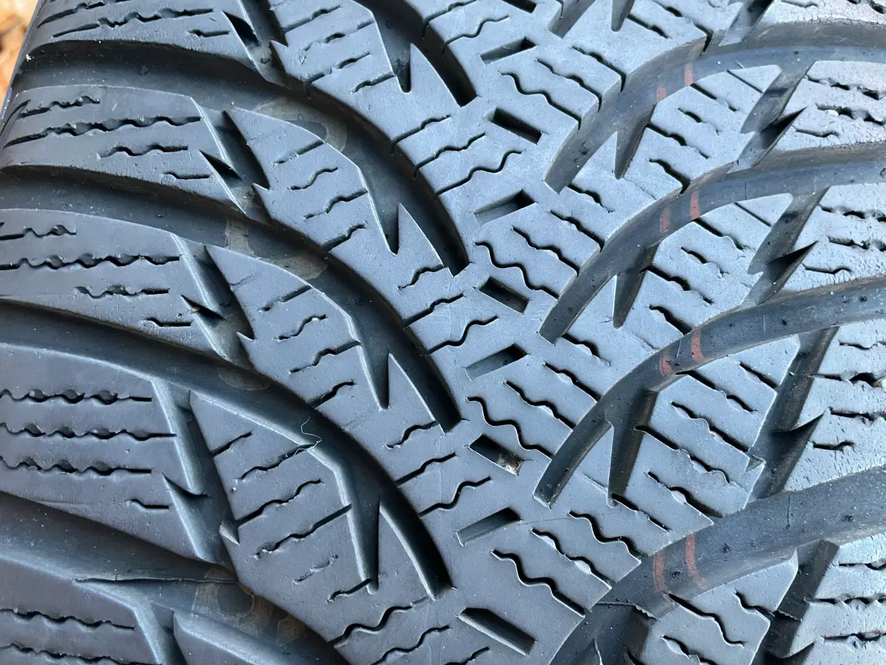 Billede 5 - Ståle fælger 205 / 55 / R16, 90% mønster tilbage