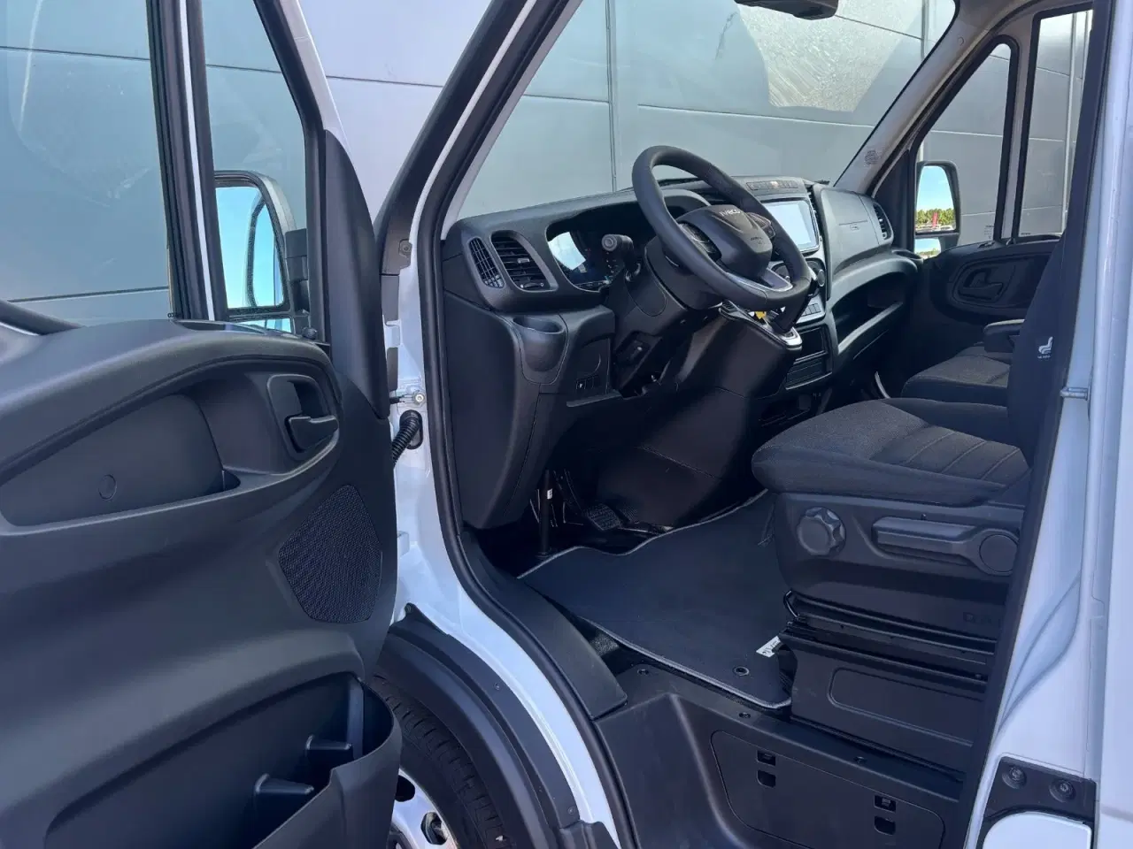 Billede 12 - Iveco Daily 2,3 35S16 9m³ Van AG8
