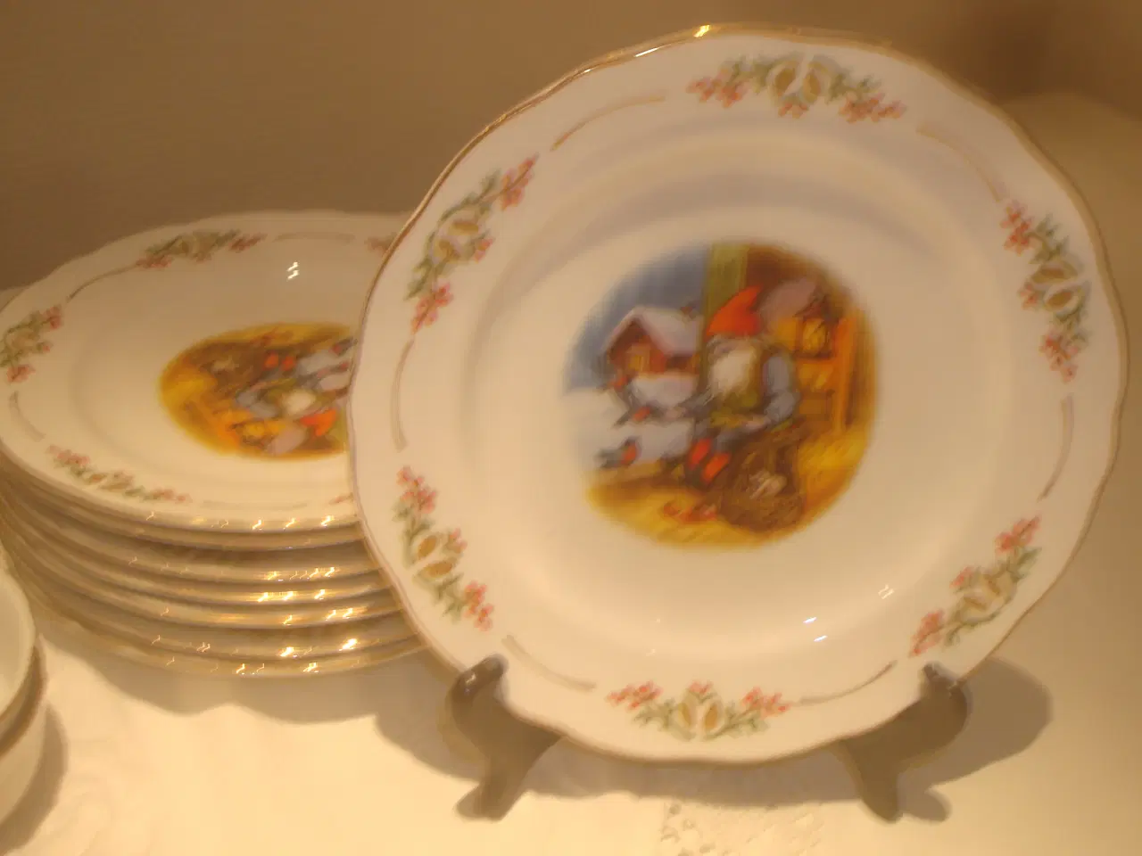 Billede 4 - FIRKLØVEREN, GL DAGS JUL, SJÆLDNE klokker, tallerk