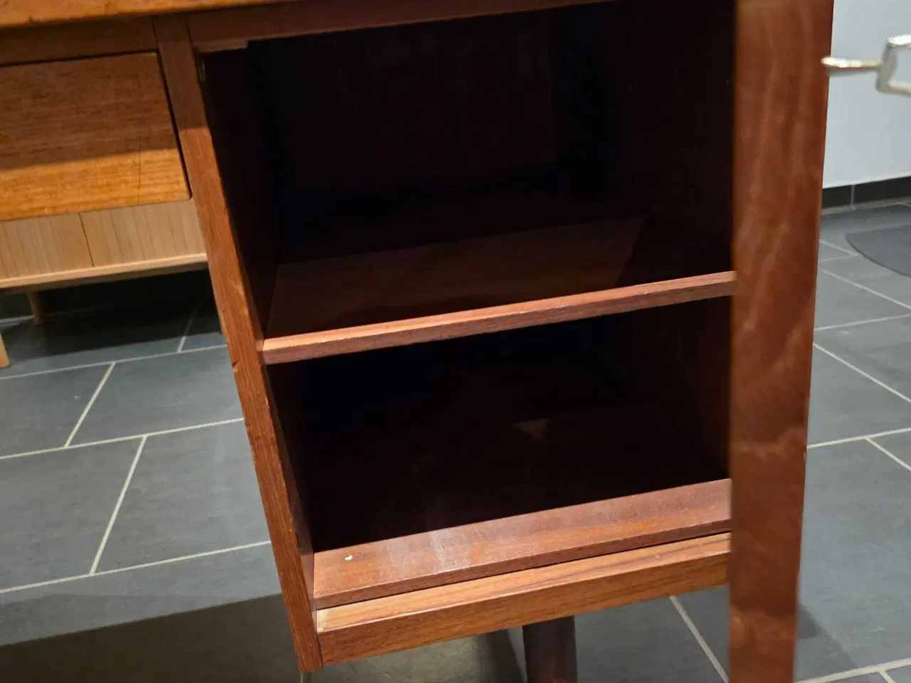 Billede 7 - Flot Teaktræ skrivebord