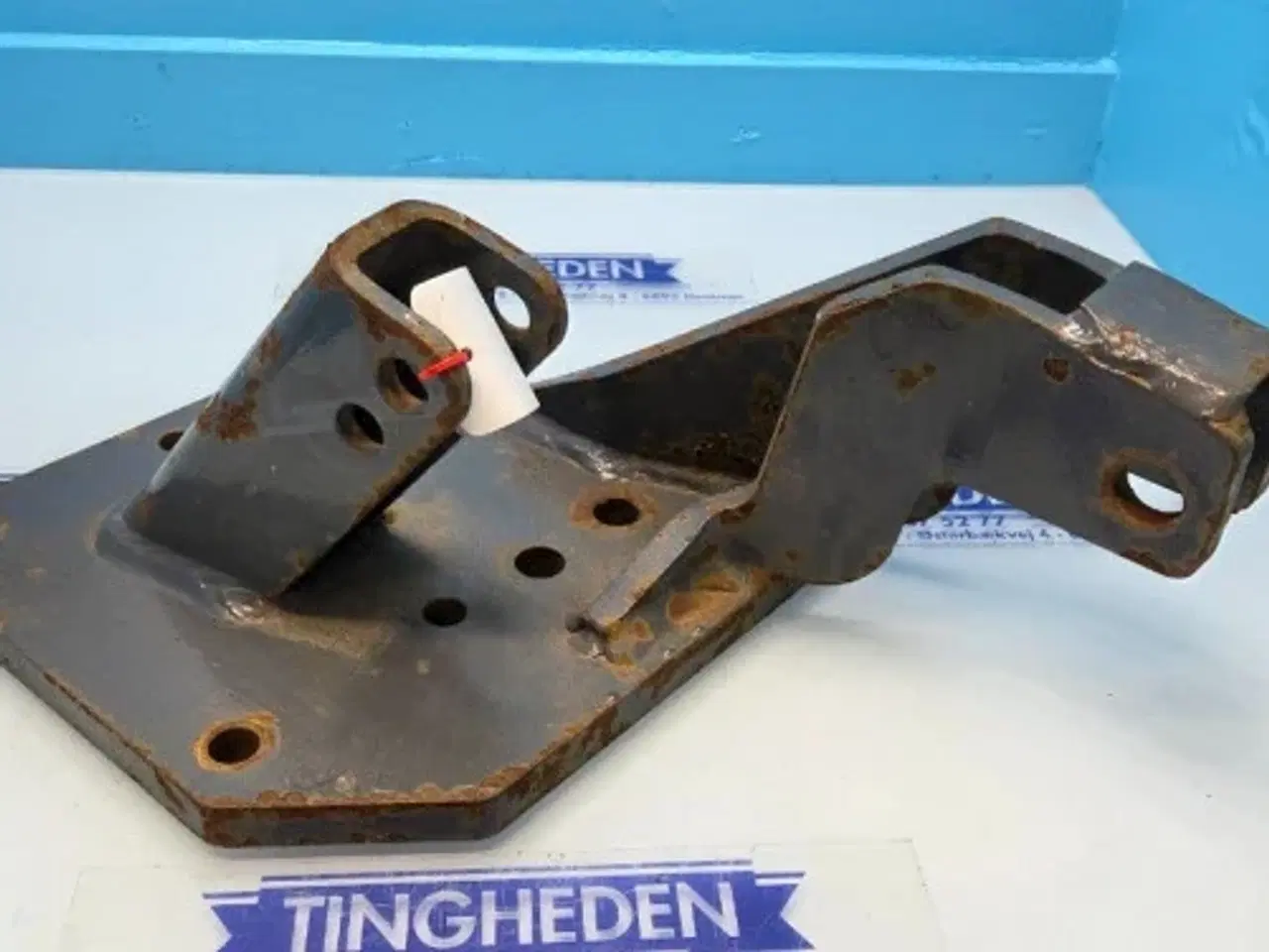 Billede 2 - New Holland TS110 Beslag R. 82007382