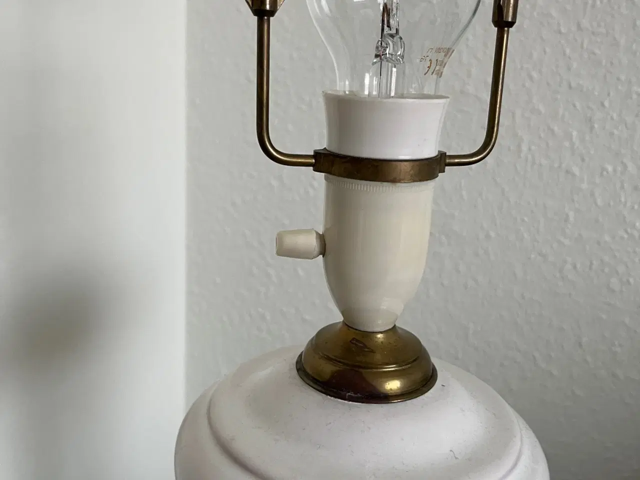 Billede 4 - Fin gammel lampe i porcelæn/keramik og messing