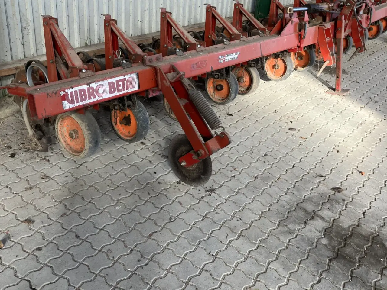 Billede 1 - 12 Rækket Kongskilde Radrenser hydraulisk opklap