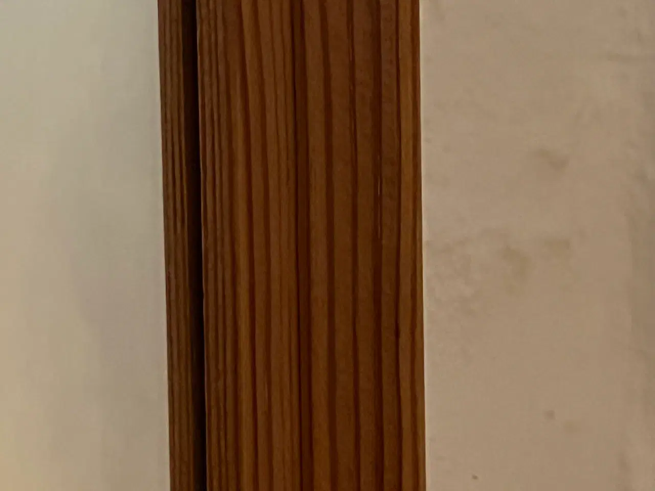 Billede 4 - Fyrretræsspejl i smukt retrolook – 110x45 cm