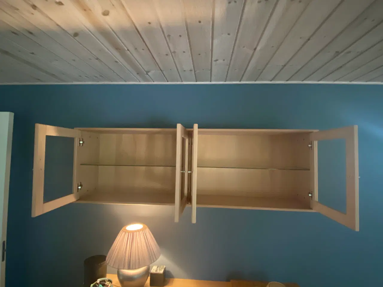 Billede 5 - Vitrineskab - massiv vasket bøg