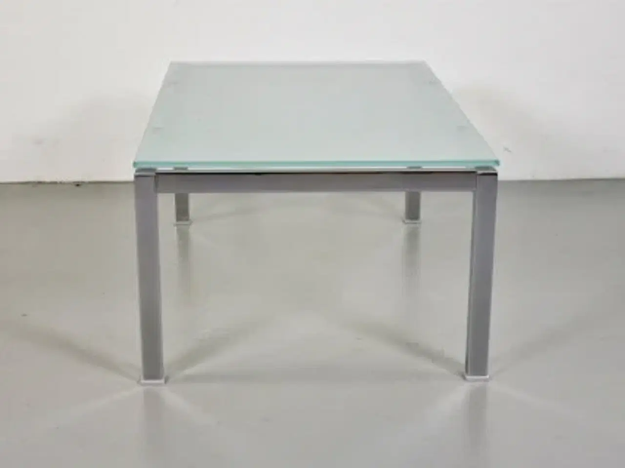 Billede 2 - Pedrali glasbord med krom understel, 120x69 cm.