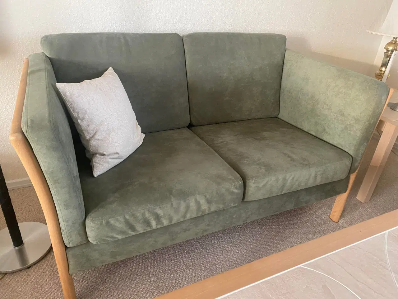 Billede 1 - Sofa + bord