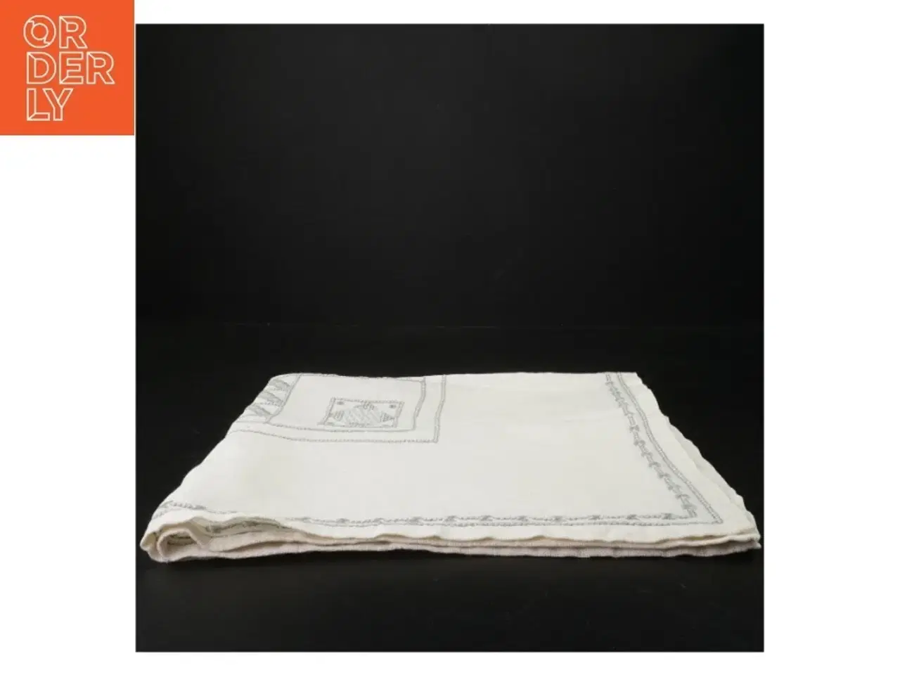 Billede 2 - Broderet hvid dug (str. 60 x 60 cm)