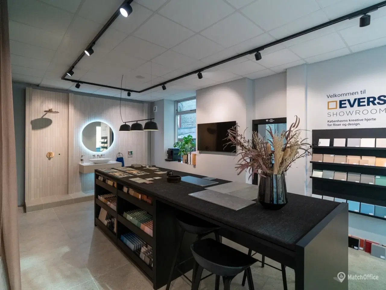 Billede 10 - SÆLGES: Stilren erhvervsandel med markant hjørneplacering og højt afkast – midt på Frederiksberg