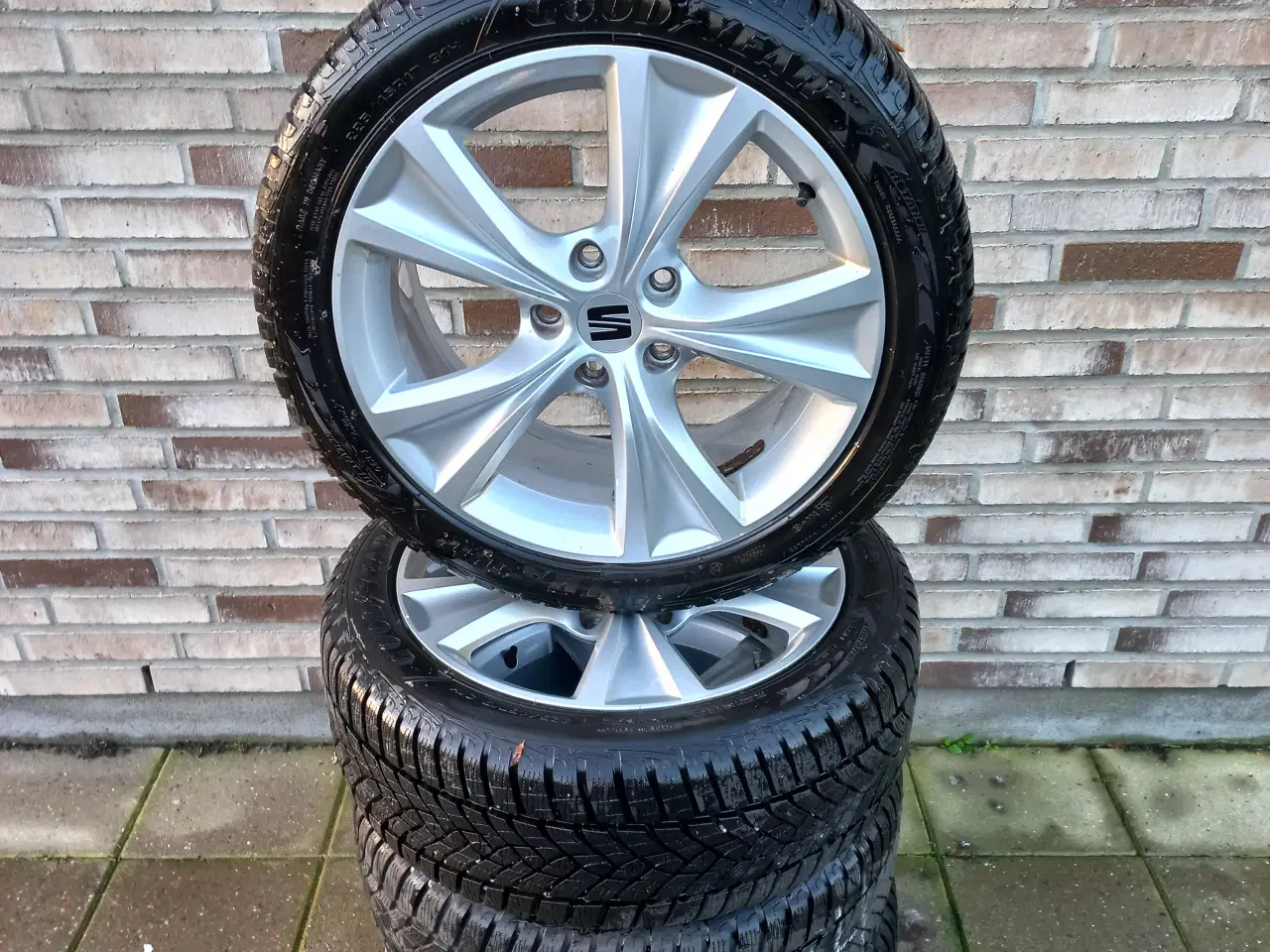 Billede 1 - Org Seat Leon 5 x 112 Vinterdæk 225/45R17