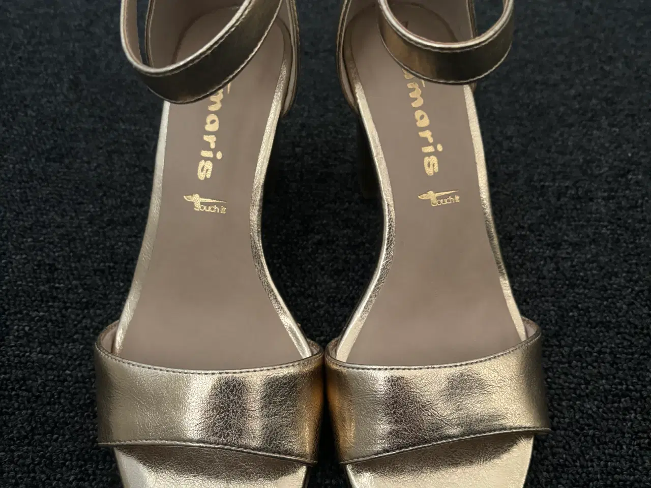 Billede 4 - Nye Tamaris guld sandaler 