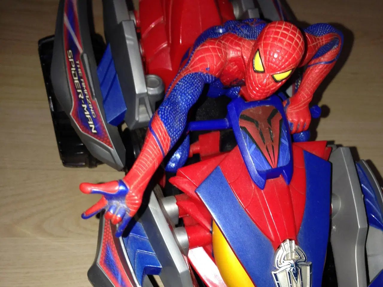 Billede 2 - Spiderman legetøj bil 