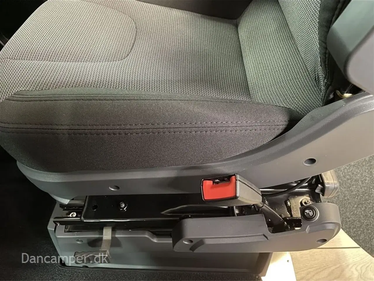 Billede 6 - 2025 - Westfalia Columbus 600 E   MESSEPRIS kr. 999.900,- SPAR kr. 90.000,- Ny 2025 kort model. 140 HK, 8-trins automatgear, adaptiv fartpilot, langsgående soveplads 198/177 * 197