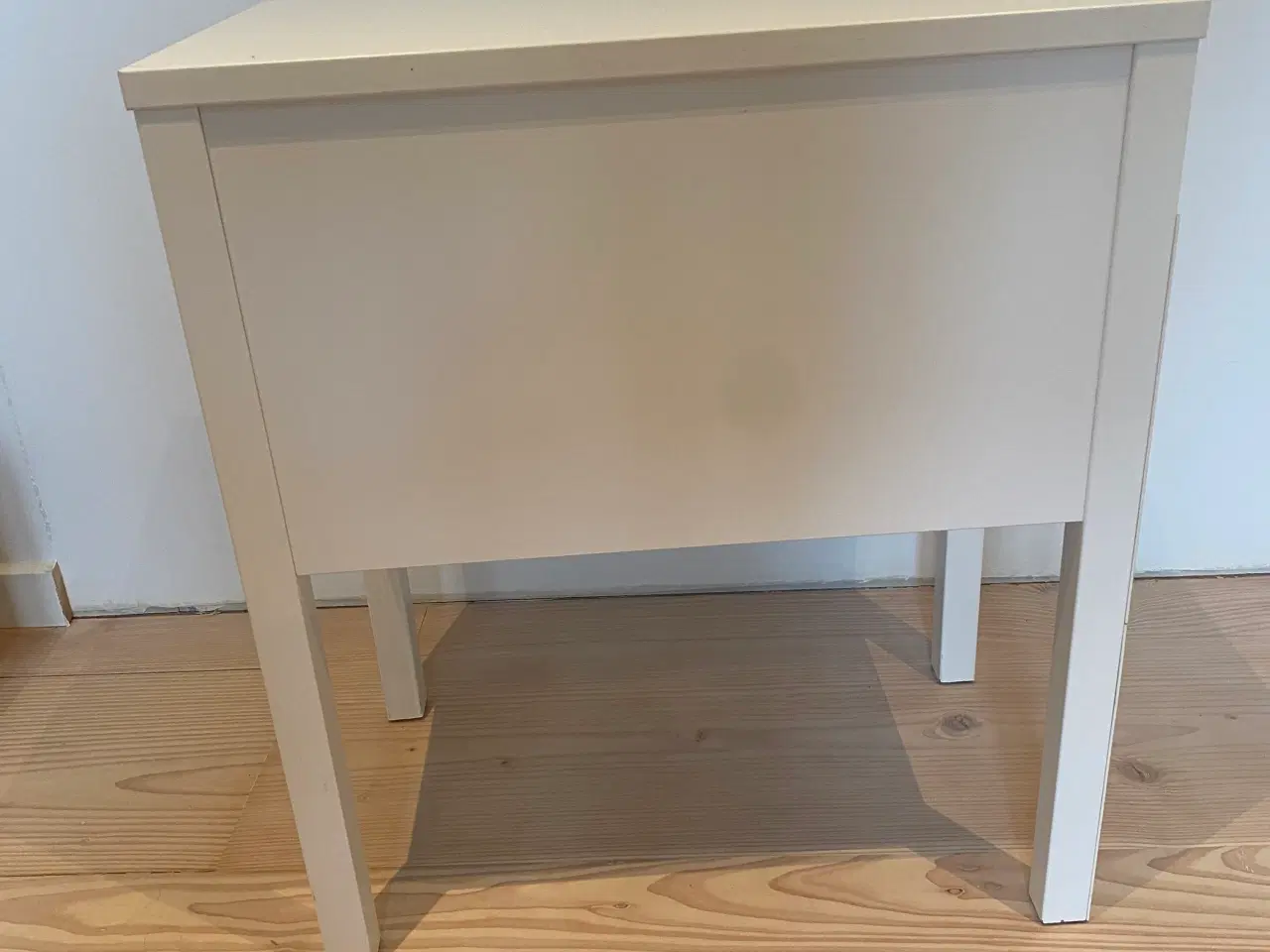 Billede 3 - Sengebord IKEA