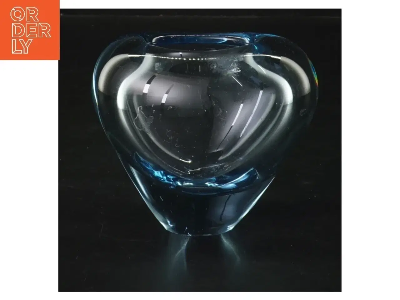 Billede 1 - Holmegaard hjerteformet vase udført per luthen Blå glasvase (str. 9 cm)