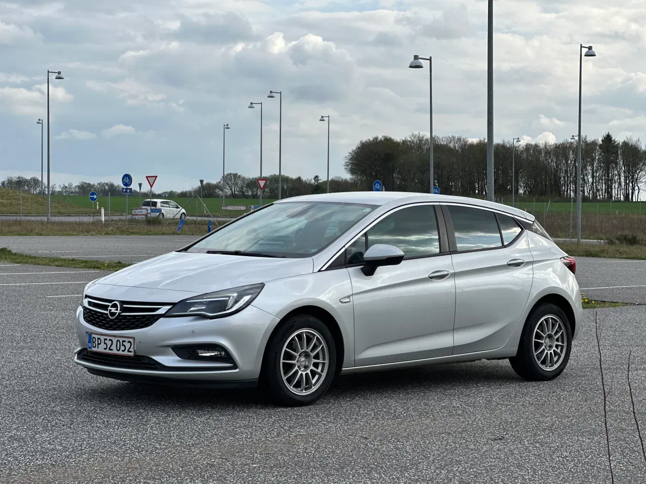 Billede 1 - Nysynet og nyserviceret Opel Astra 