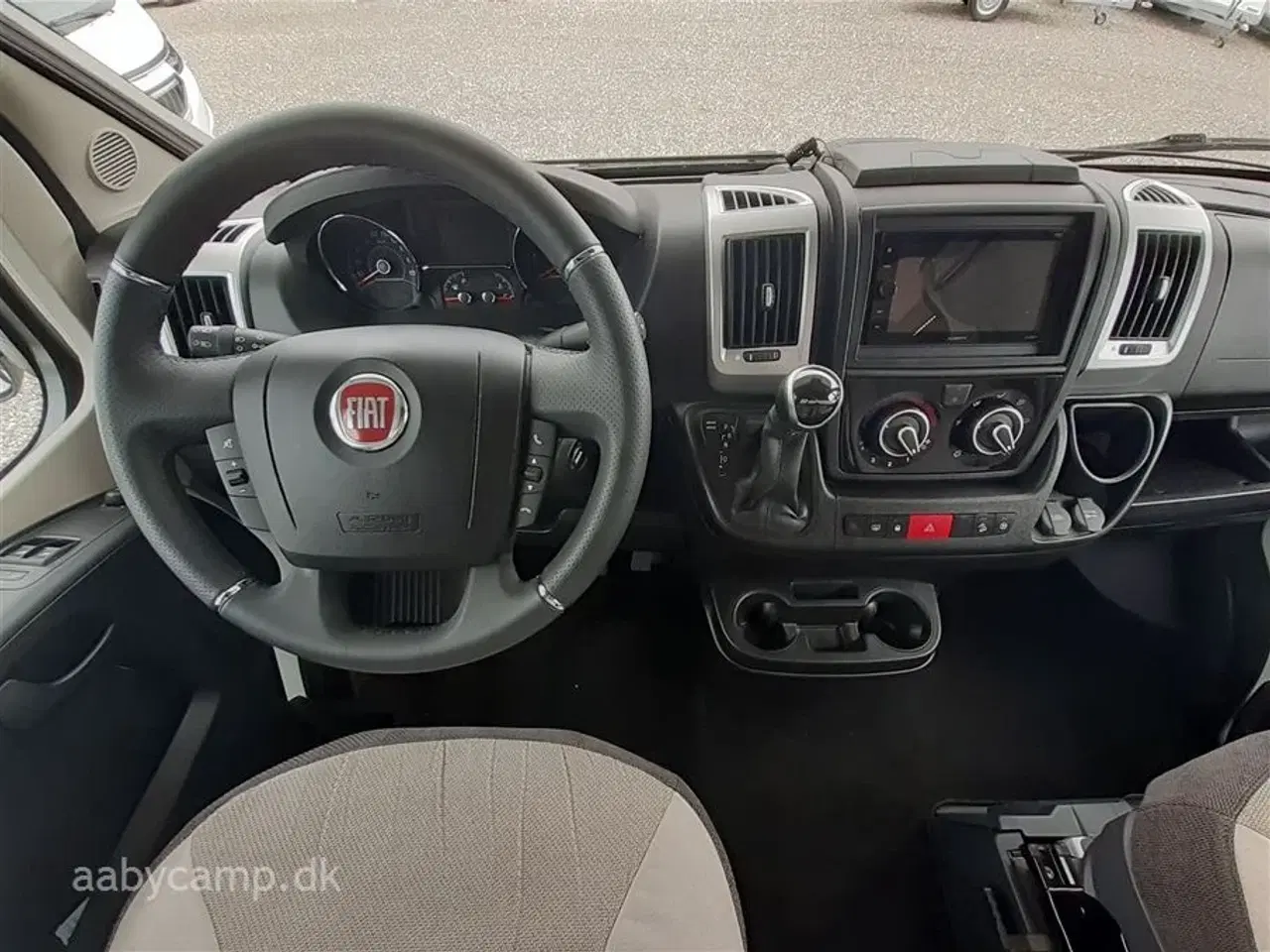 Billede 6 - 2021 - Benimar Sport 323 NK   Den Perfekte Familie camper. NK pakke. automatgear. solceller. Bemærk kun 20,000 Km !!!!