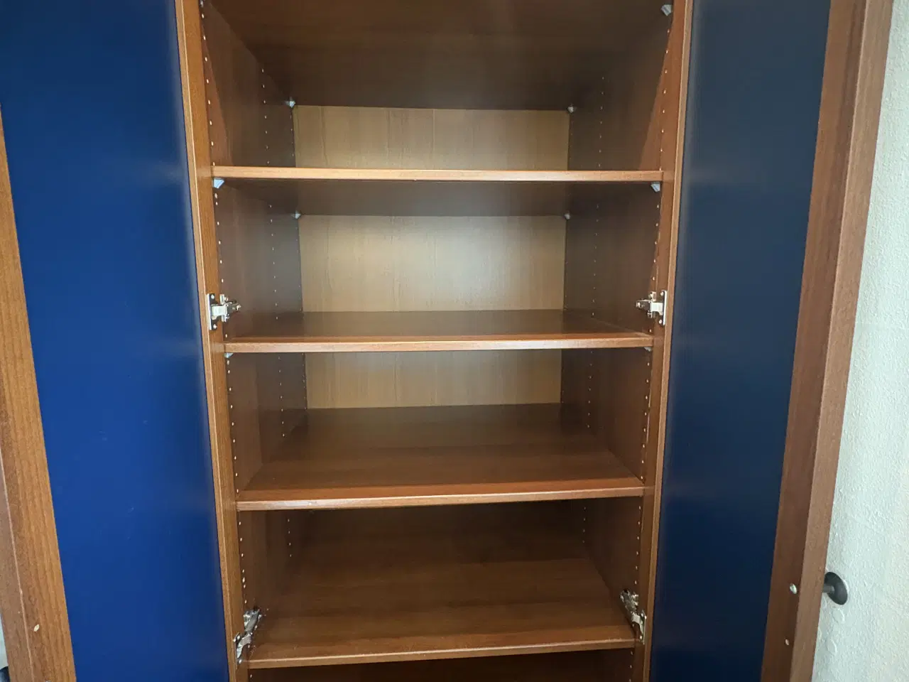 Billede 5 - Stort dobbeltlåget klædeskab