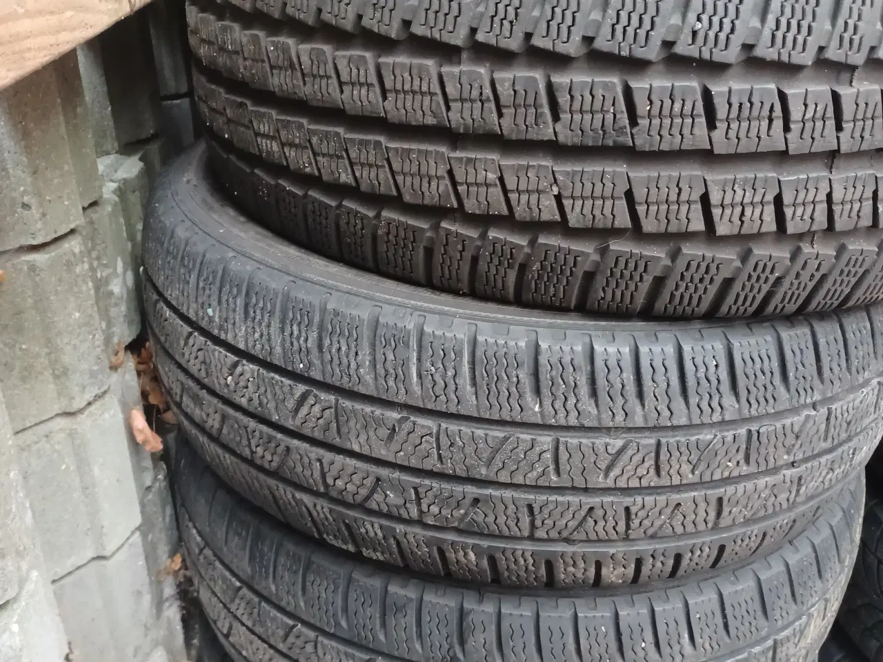 Billede 1 - Vinterdæk 235/65x16