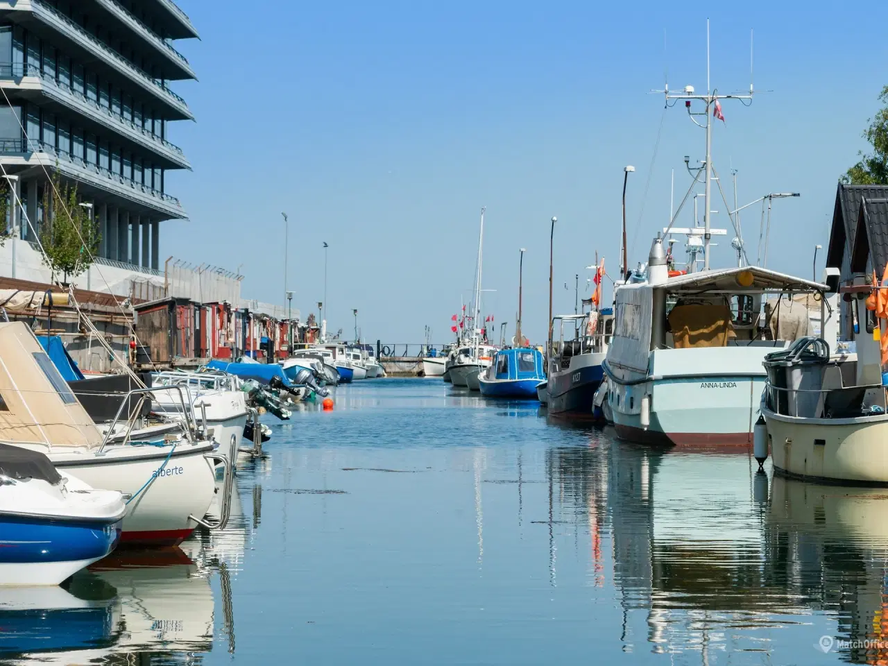 Billede 19 - Højloftet og lyst kontormiljø på Amager Strand