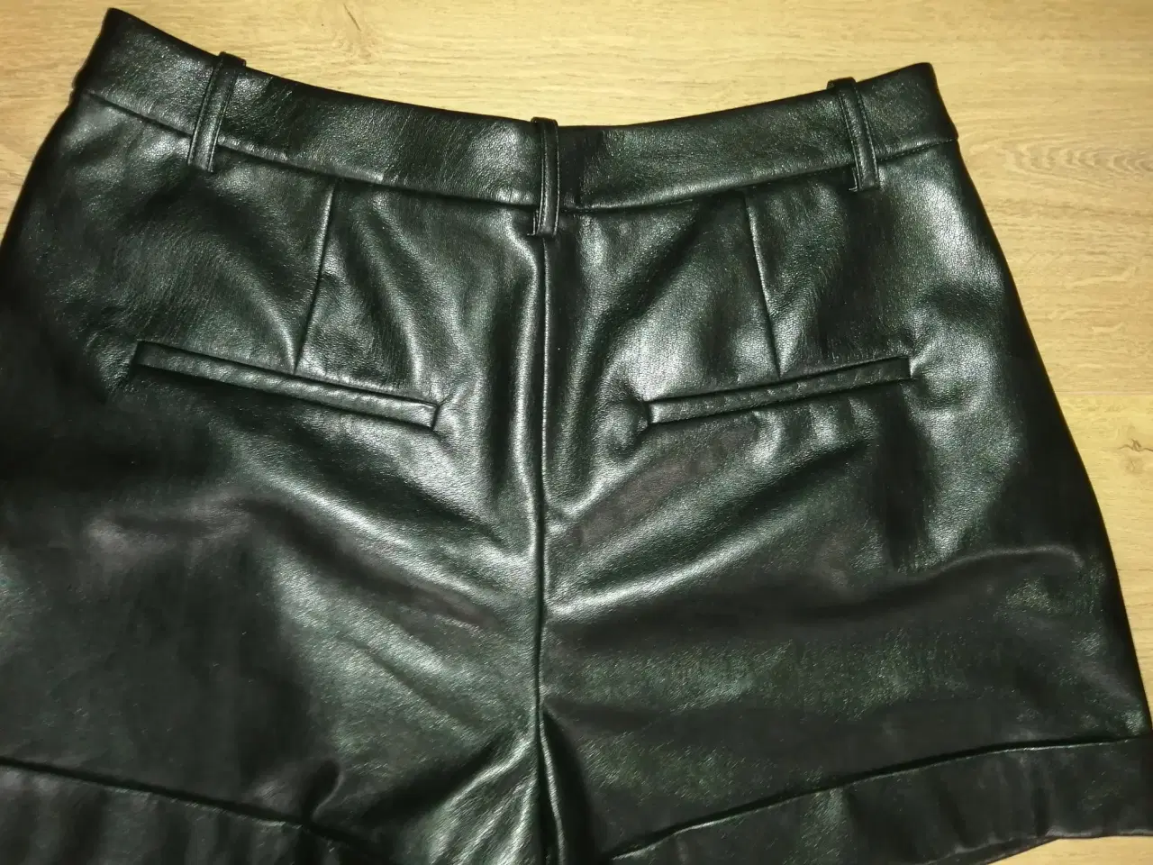 Billede 6 - ALICE + OLIVIA LAMMESKINDS SHORTS, STR. 38, SOM NY