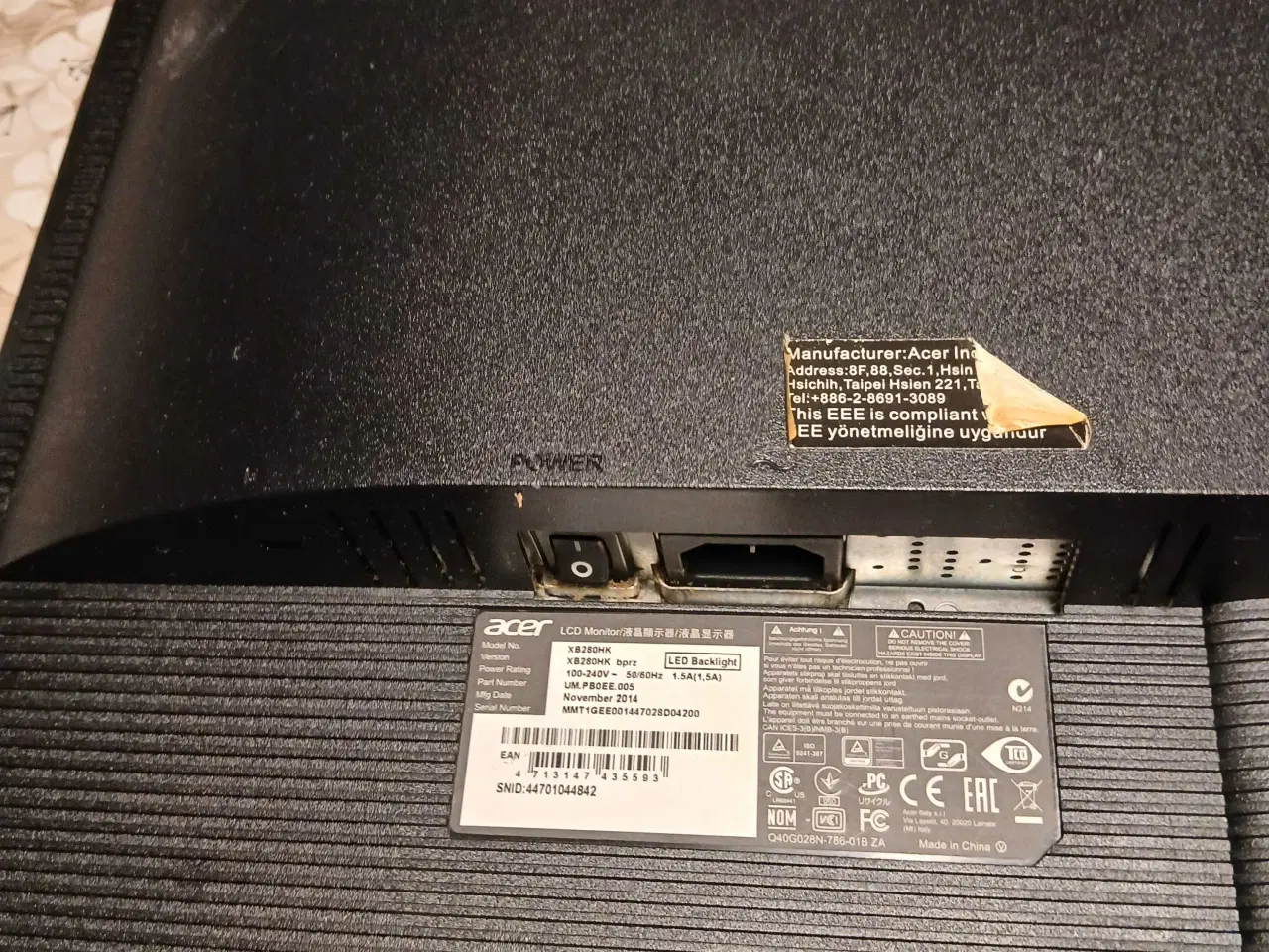 Billede 6 - Computer skærm og tastatur 