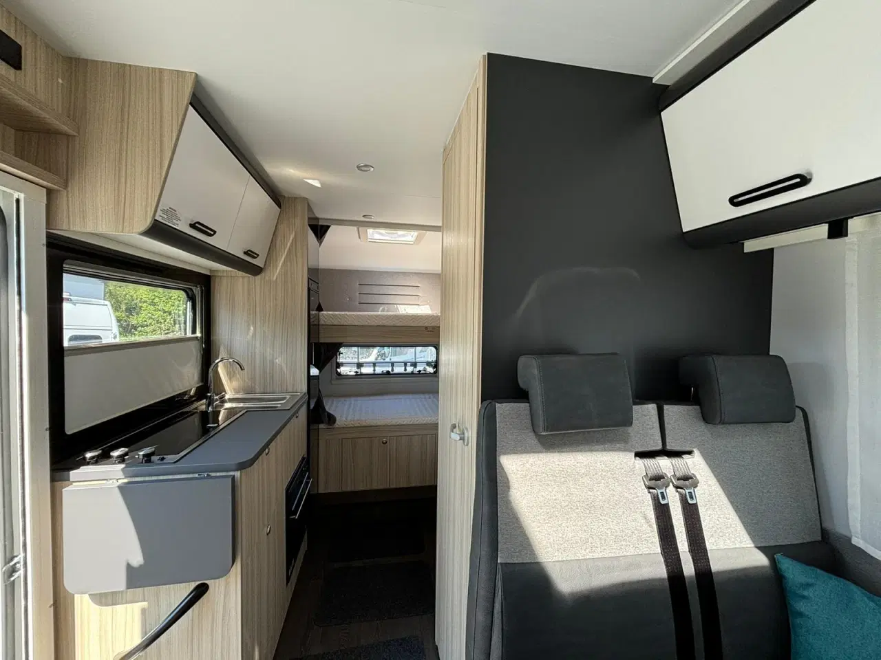 Billede 10 - A70DK Familie Alkove Autocamper | 6 Sæder & Sovepl