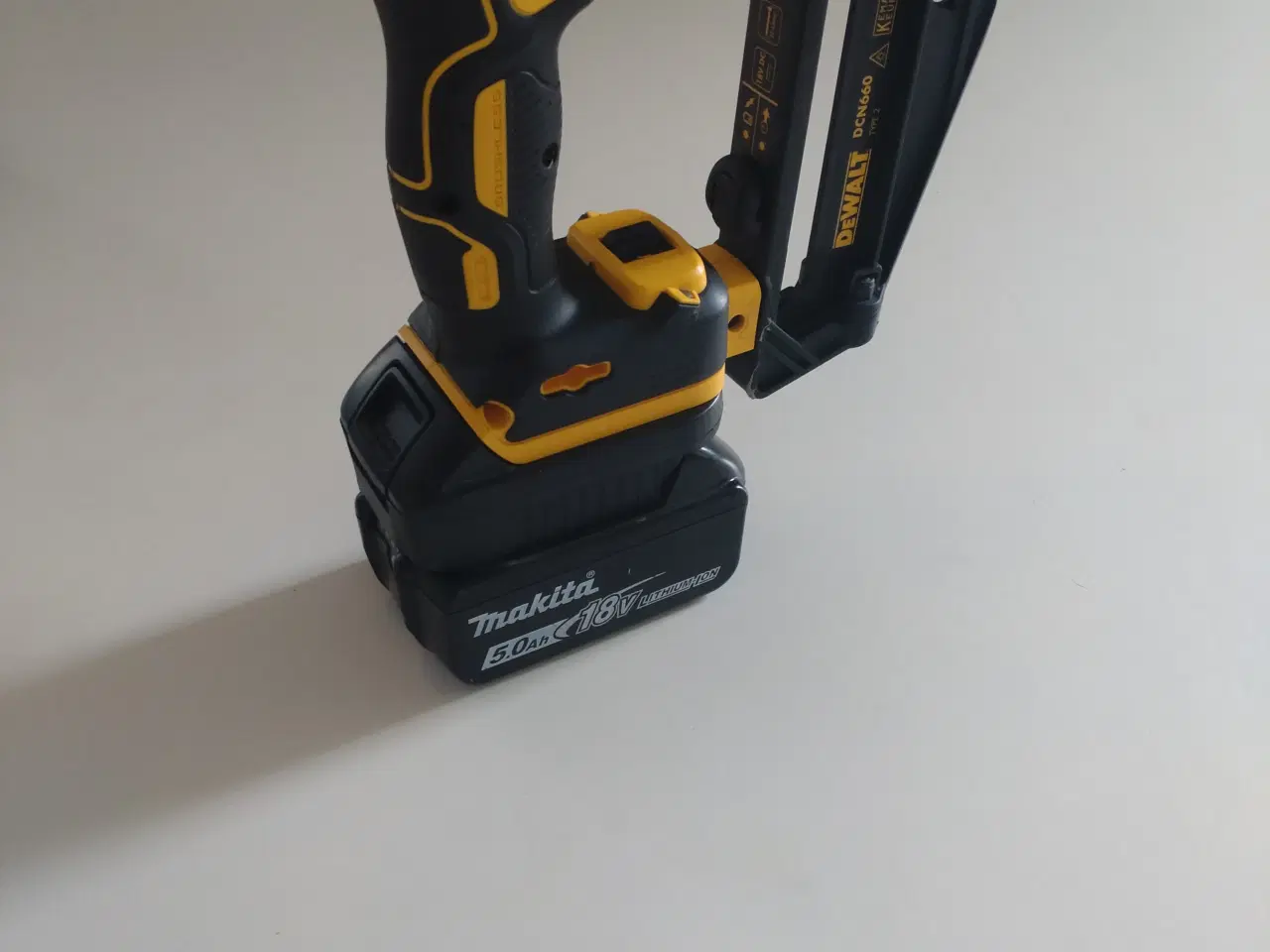 Billede 1 - Adapter Dewalt til Makita batteri