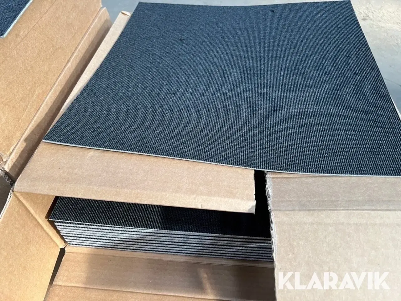 Billede 8 - Tæppefliser Ege Deep Black 33,9 kvadratmeter