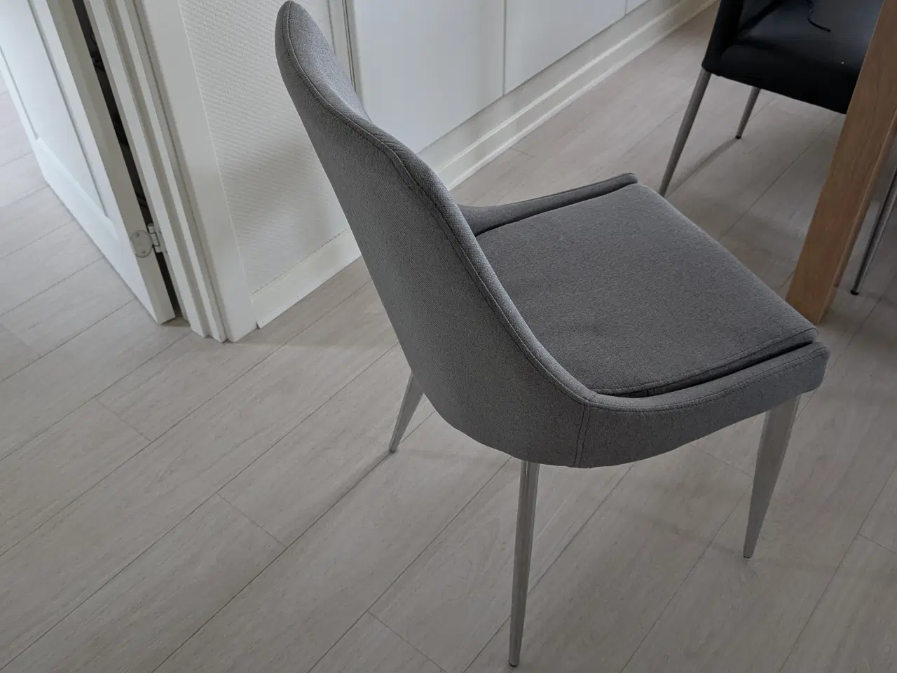 Billede 2 - Spisestue stole i stof og metal