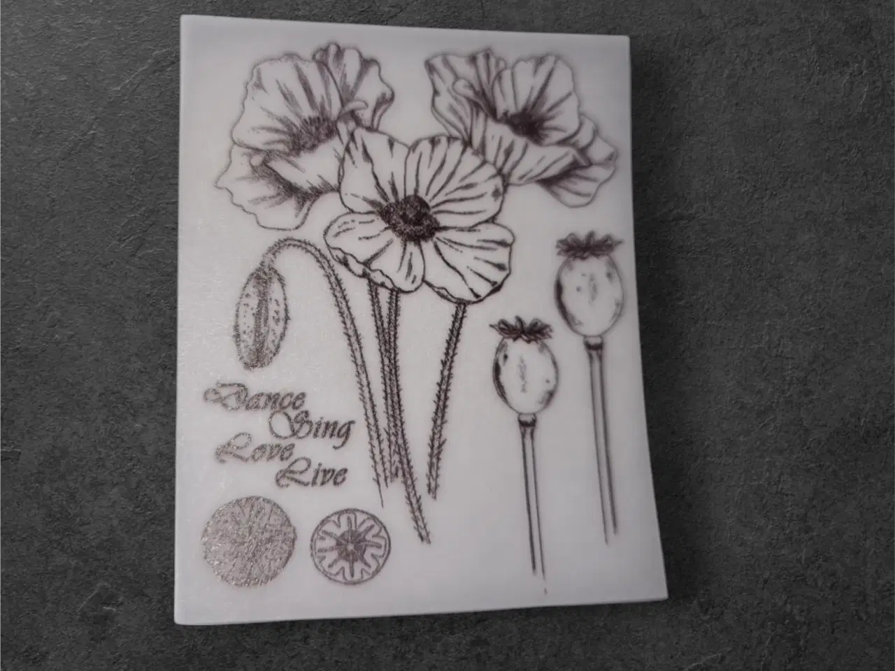 Billede 1 - Papirark med valmuer og inspirerende tekst Giv din