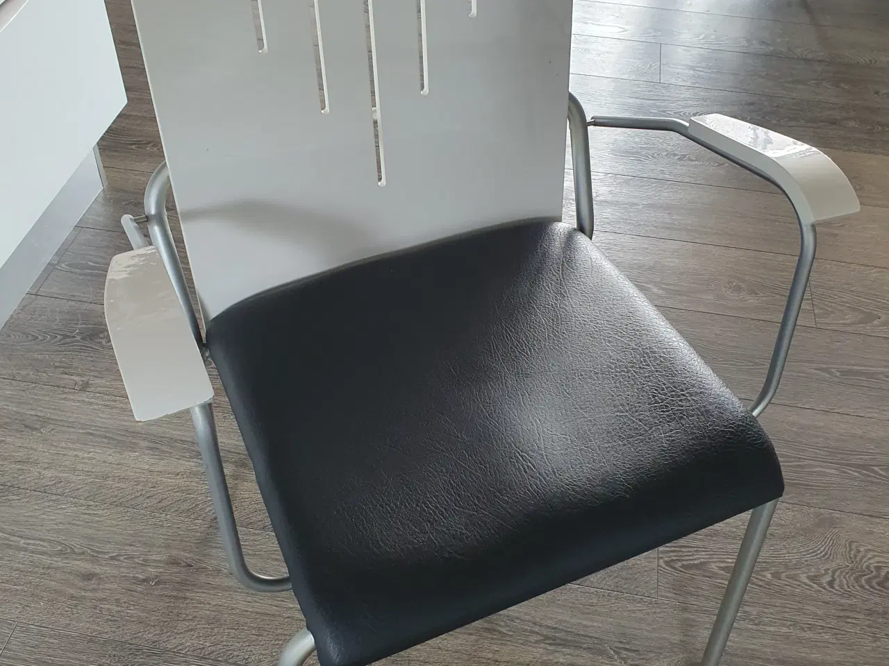 Billede 3 - 6 stk hvid højglans spisebords stole med armlæn