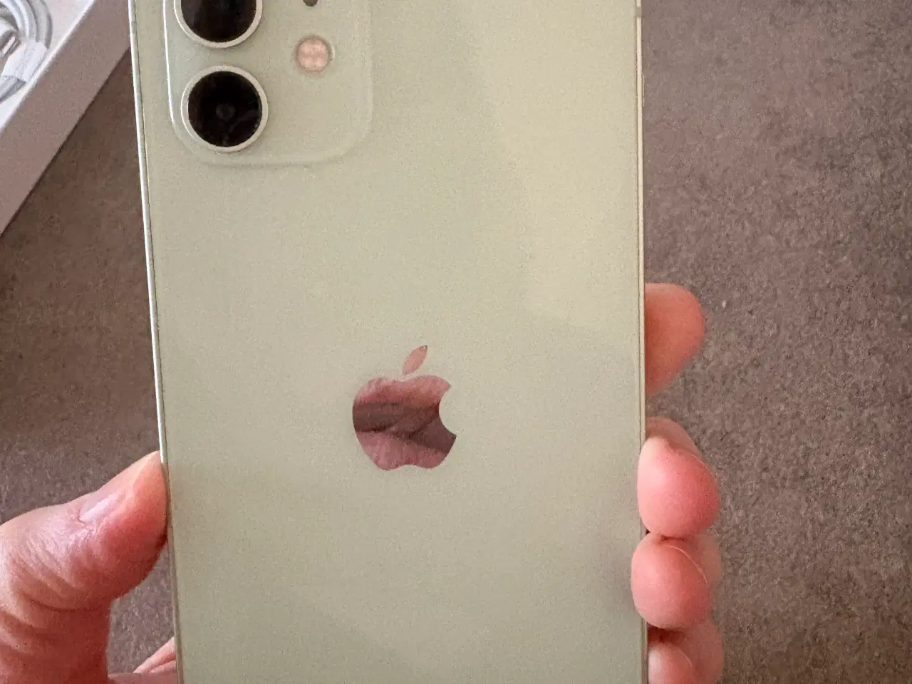 Billede 5 - iPhone 12 grøn, 64 gb og med tilbehør