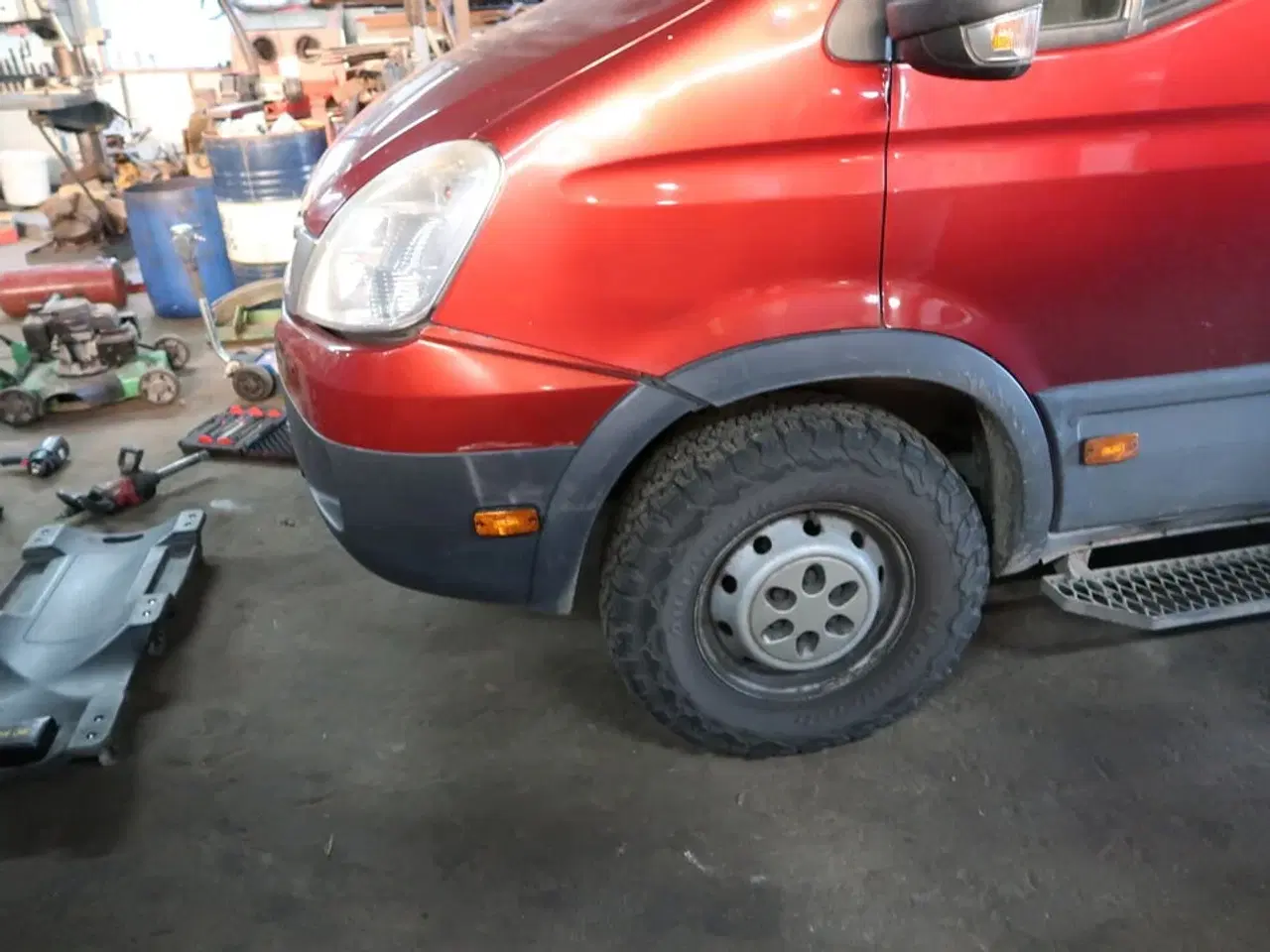 Billede 2 - Varebil IVECO 35s14av (15,6m3)eu4 (indhold bag i bilen medfølger ikke)