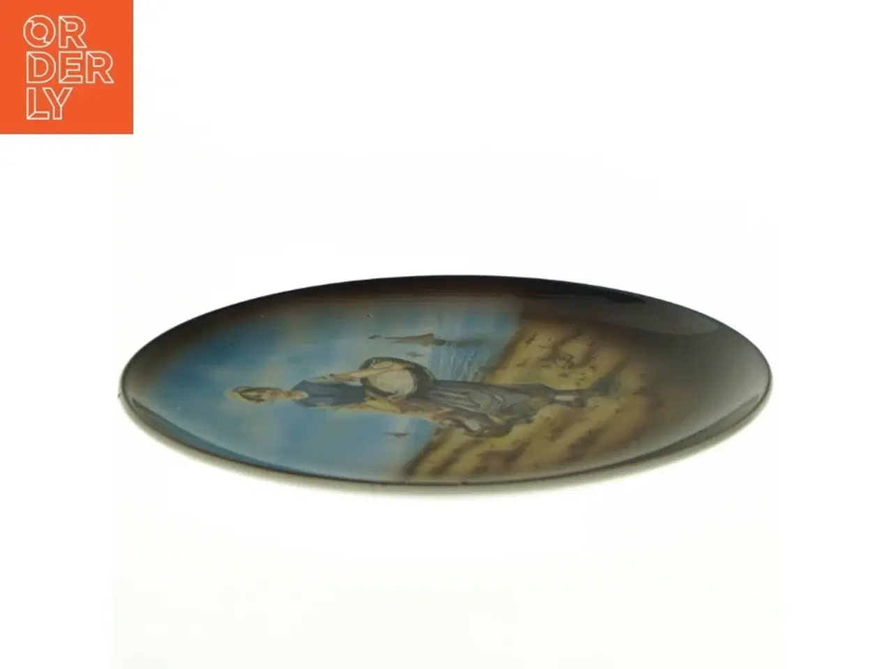 Billede 4 - Dekorativ samletallerken med strandmotiv (str. Ø. 22 cm)