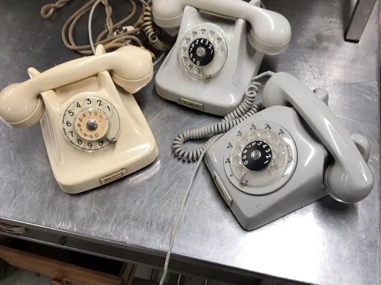Billede 4 - Gamle telefoner