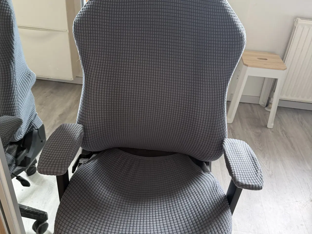 Billede 1 - ABILDAA gamerstol fra JYSK