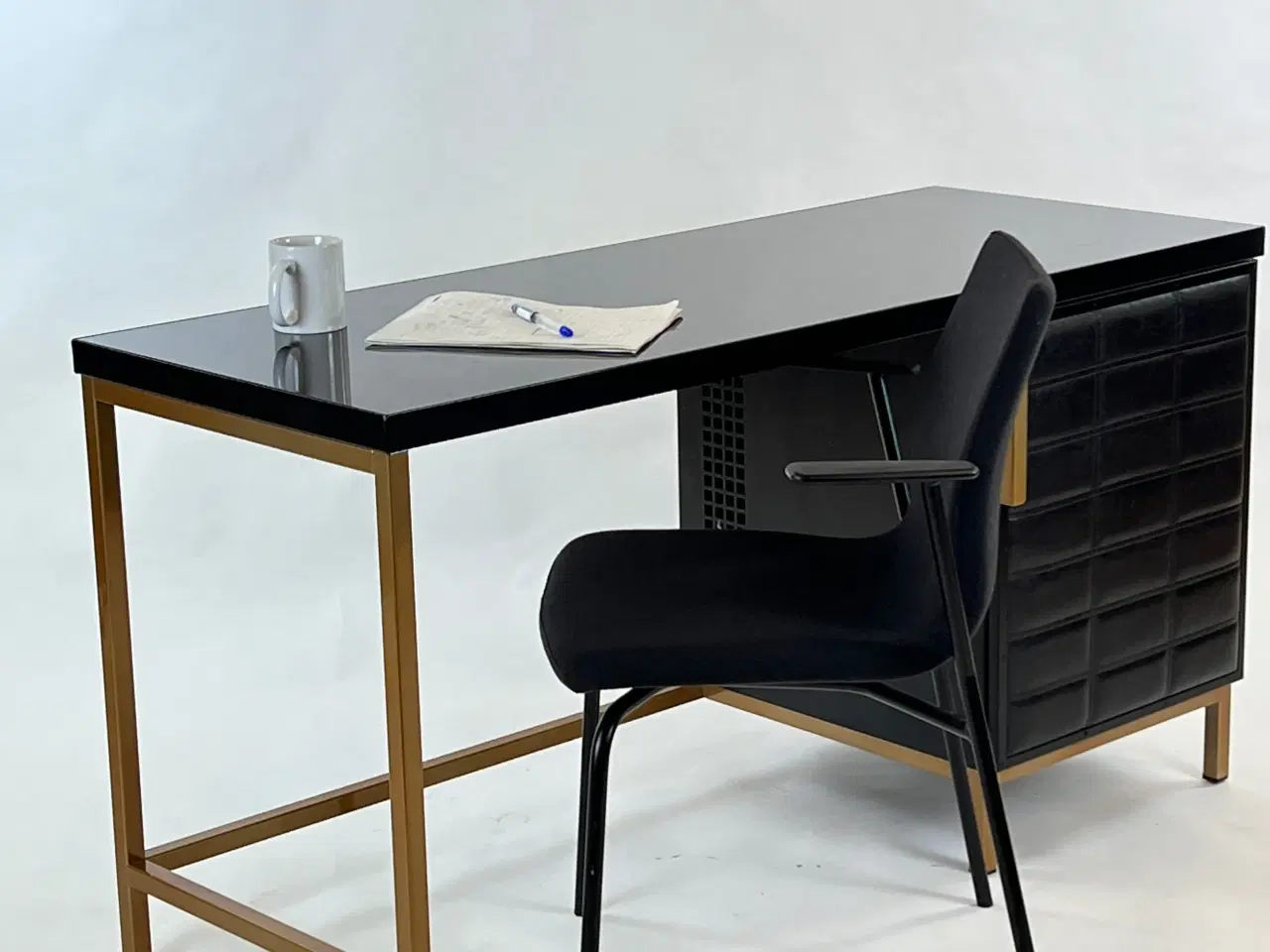 Billede 3 - Skrivebord med Minibar