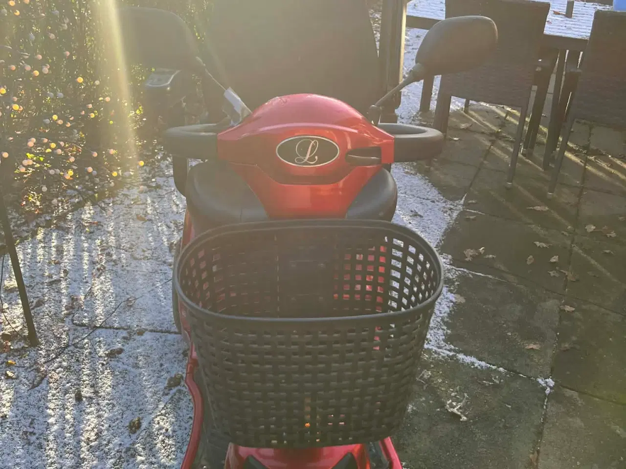 Billede 4 - Lindebjerg El scooter med lader og kørepose