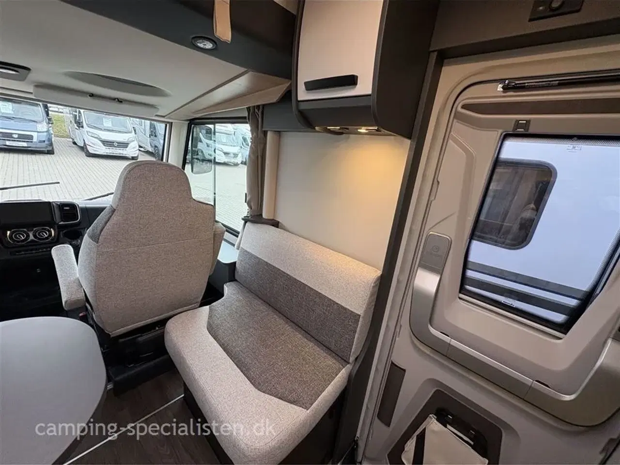 Billede 13 - 2026 - Knaus L!VE I 700 MEG Nyhed Knaus L!VE I 700 MEG 2026 med helt nyt interiør - kan ses nu hos Camping-Specialisten