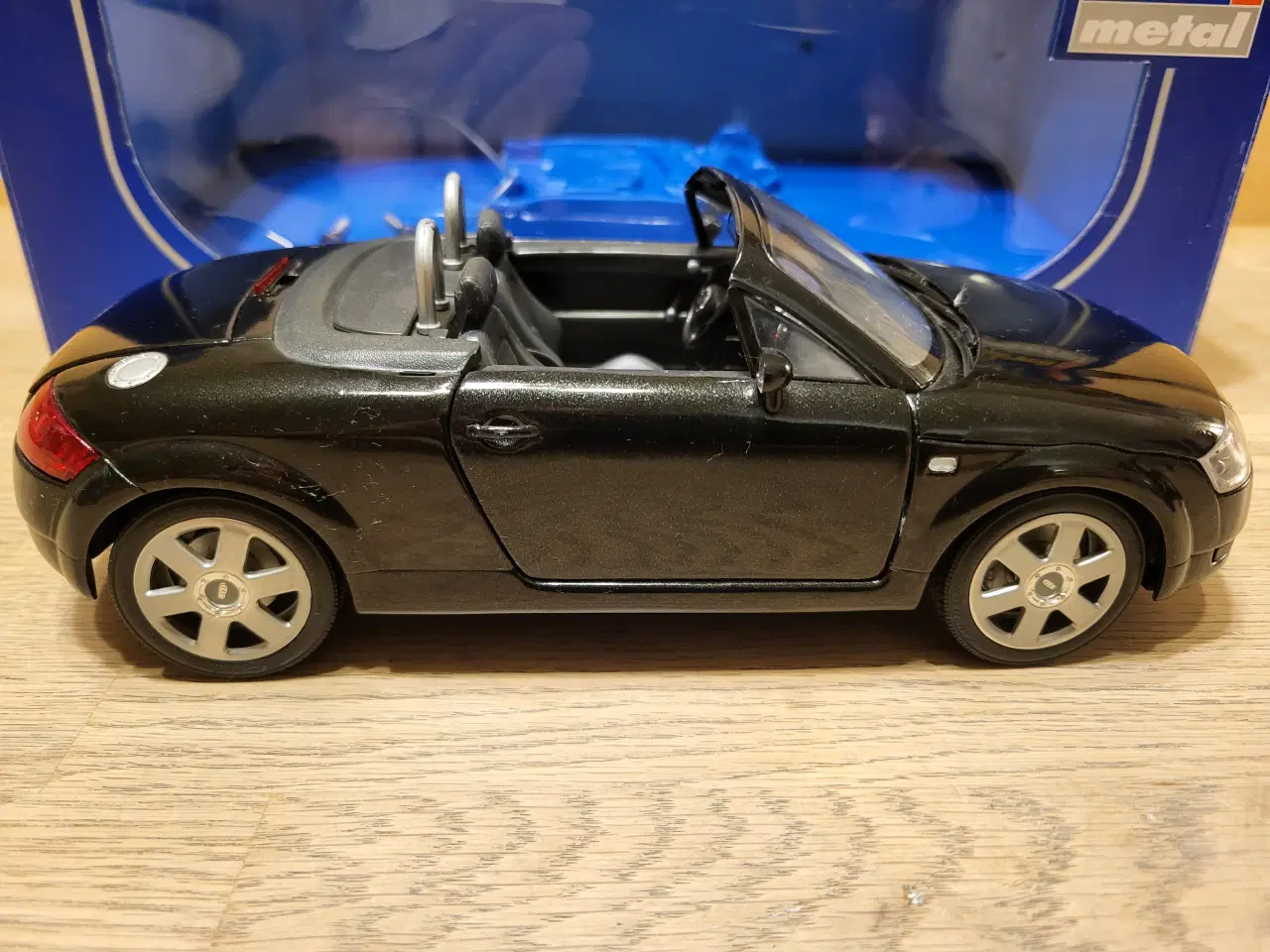 Billede 7 - Modelbiler Audi TT Roadster 1/18 - 200 kr.