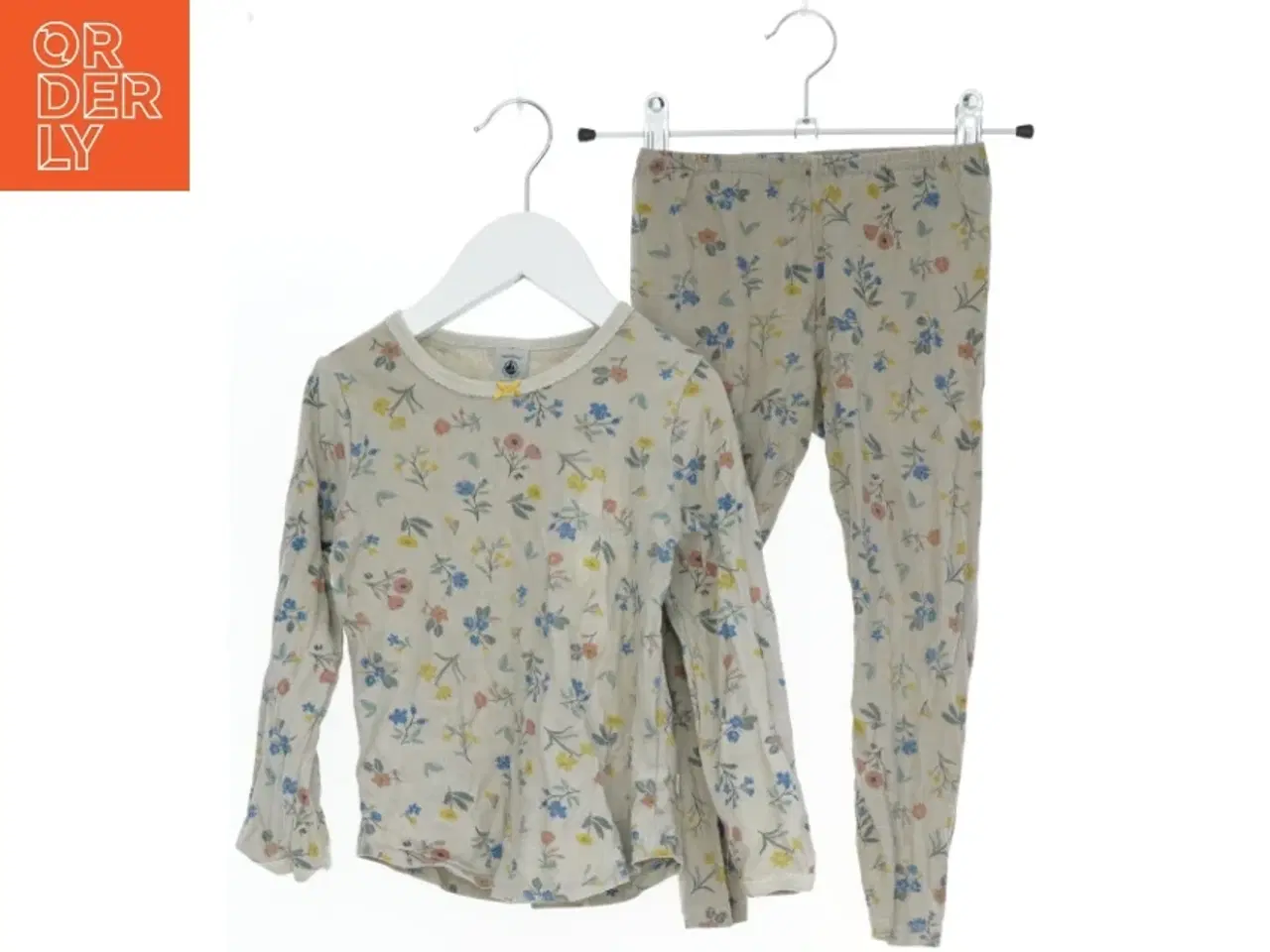 Billede 1 - Blomsterprint pyjamas sæt fra Petit Bateau (str. 104)