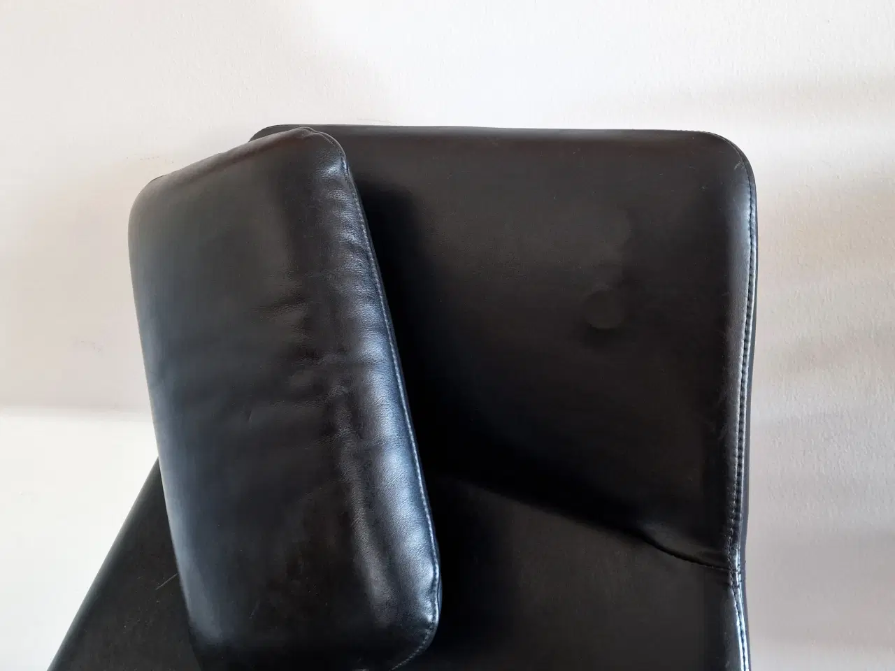 Billede 7 - Sketch Lounge lænestol og fodskammel.