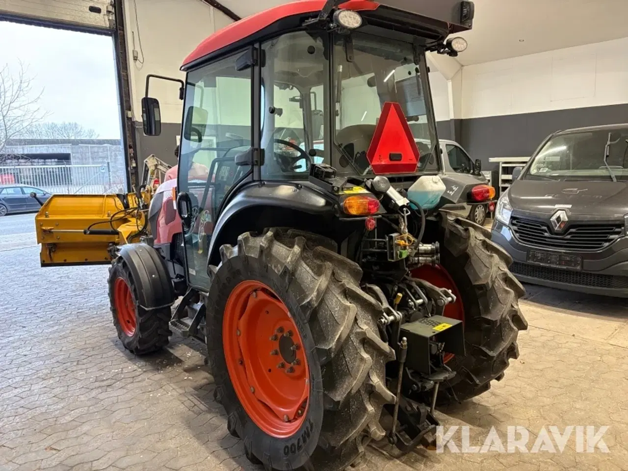 Billede 4 - Traktor Kubota M5072N med frontlift og V-plov