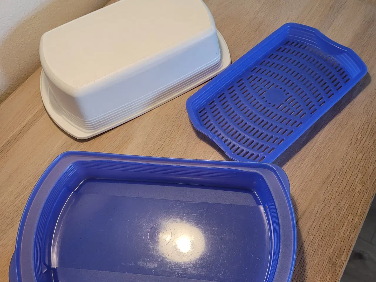Billede 3 - Tupperware boks med rist i. Ost/ optøning m.m.