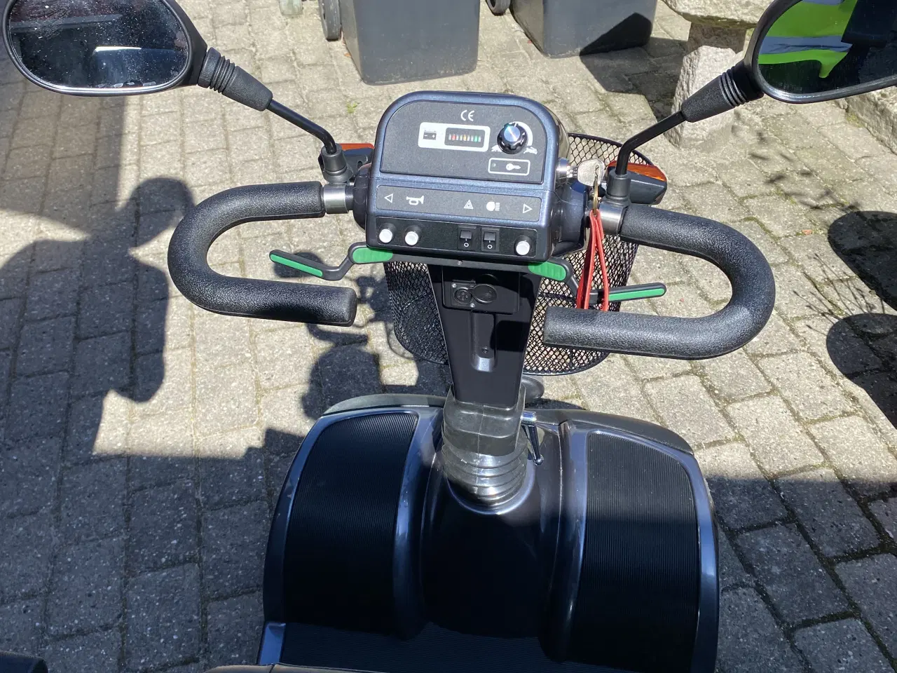 Billede 2 - 4 hjulet el scooter. Mærke VARSØ. 